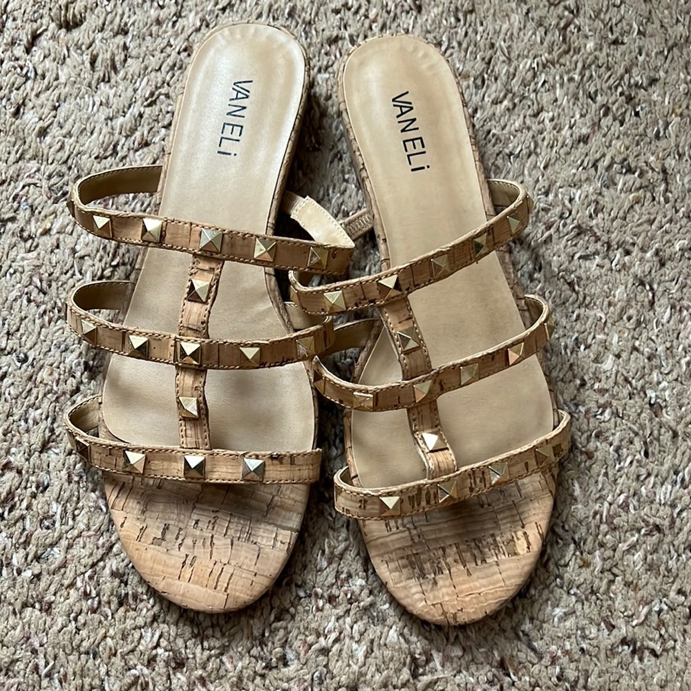 Vaneli sandals perfect for summer 🌸